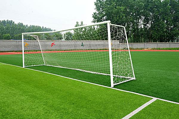  五人制足球风靡都市，民间赛事蓬勃兴起  