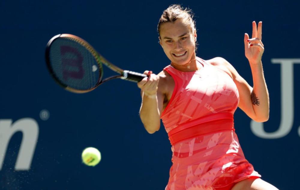  萨巴伦卡发球制胜，轻取对手闯入四强