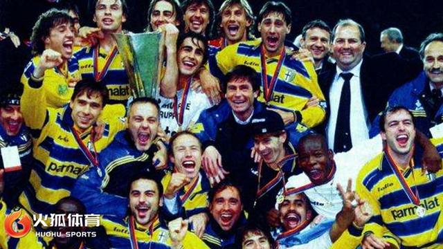 帕尔马青年军敢拼,虽败犹荣获掌声 帕尔马青年军敢拼,虽败犹荣获掌声