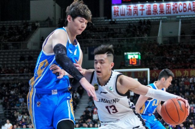  辽宁男篮加时险胜广东斩获三连冠