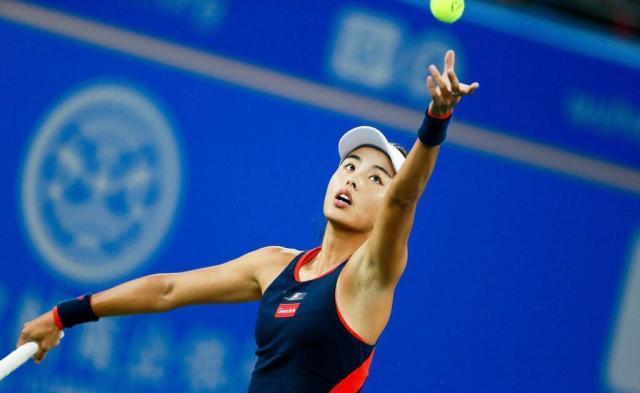  中国金花郑钦文力克强敌挺进八强