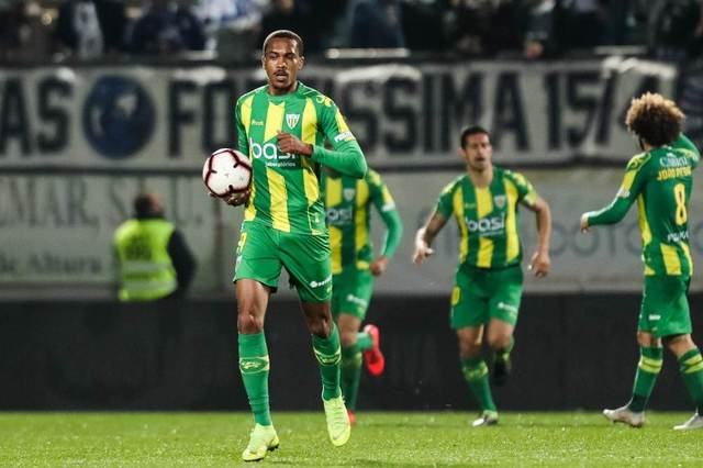  贝雷蒂尼正手火力全开血洗对手防线